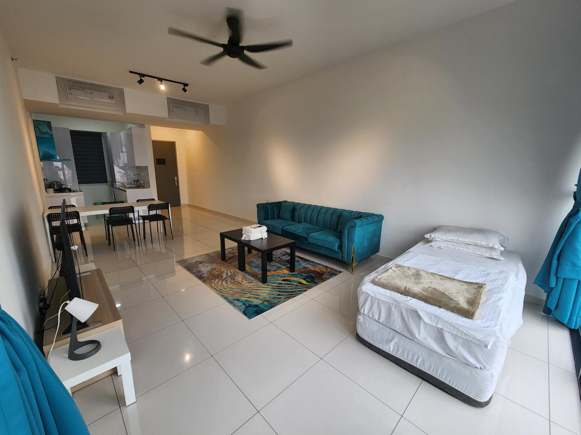 Beacon Executive Suites George Town Esterno foto